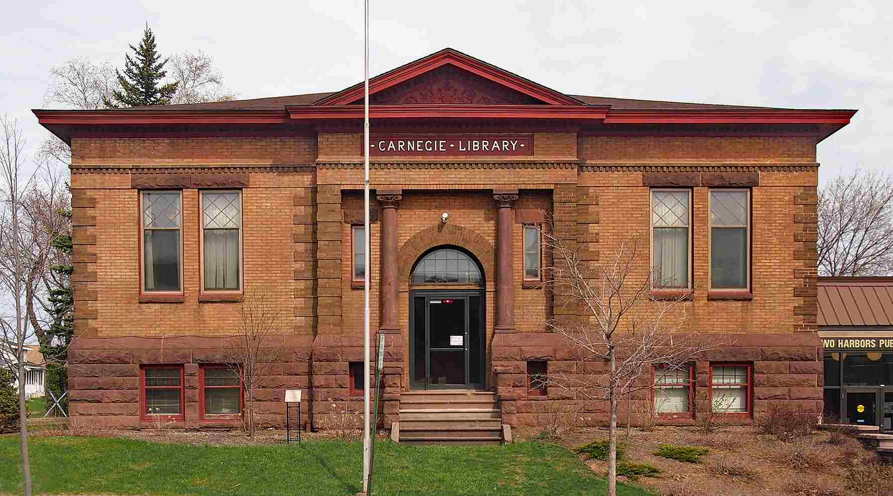 Two Harbors Public Library